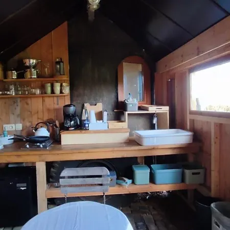 Les Insolites De La Ferme De Froidefontaine Parque de Campismo Havelange