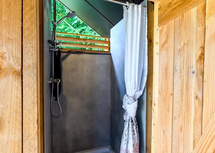 Les Insolites De La Ferme De Froidefontaine Camping